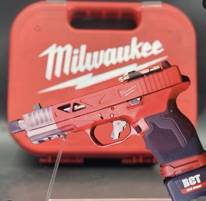 Limitovaná edice + 2 lithiové baterie + 1 nabíječka, speciálně upraveno.